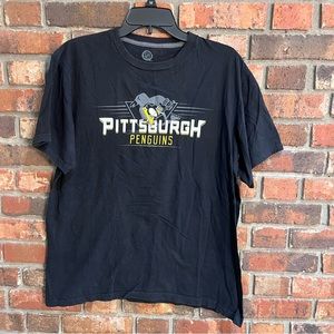 NHL Pittsburgh Penguins mens short sleeve t-shirt black large